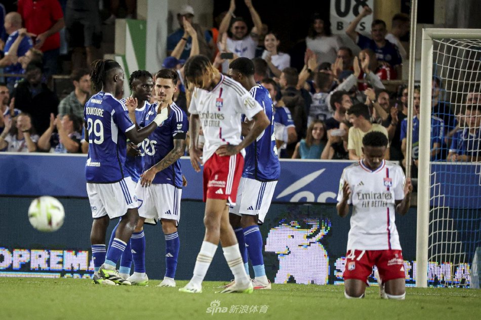 的中场位置 的中场位置