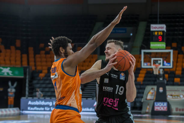 虽然因身高 虽然因身高