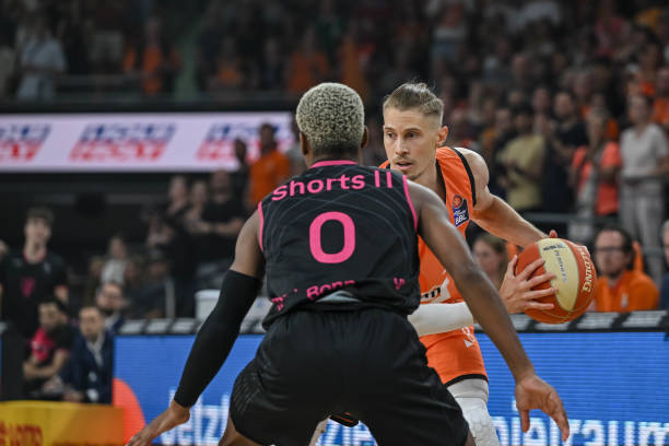 主办城市招 主办城市招